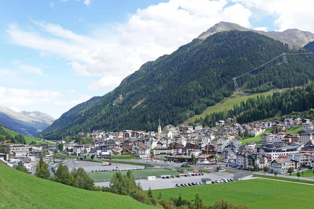 Ischgl Apartment | Beautiful apartment for 4 people with WIFI, TV, balcony and parking