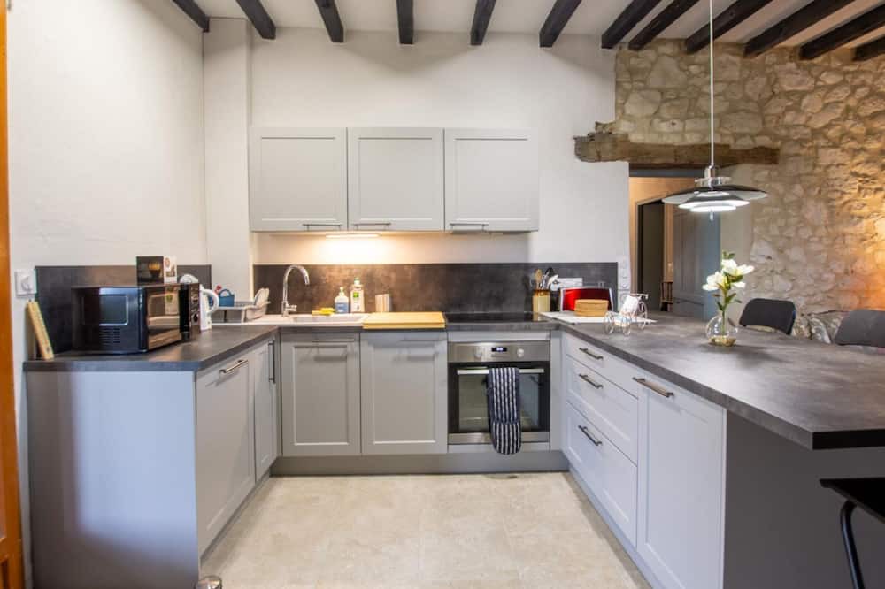 Puyguilhem Cottage | Gite Thénac, 3 bedrooms, 6 persons