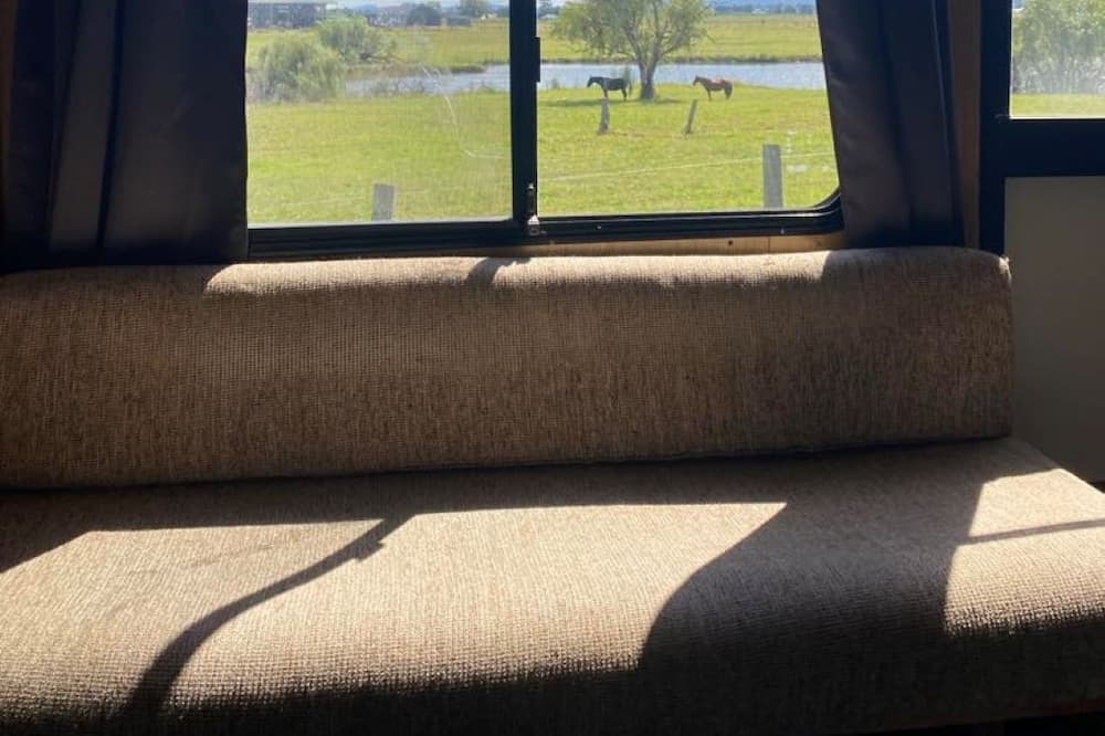 Raworth House | Cosy van in private setting with stunning views of the Hunter River.