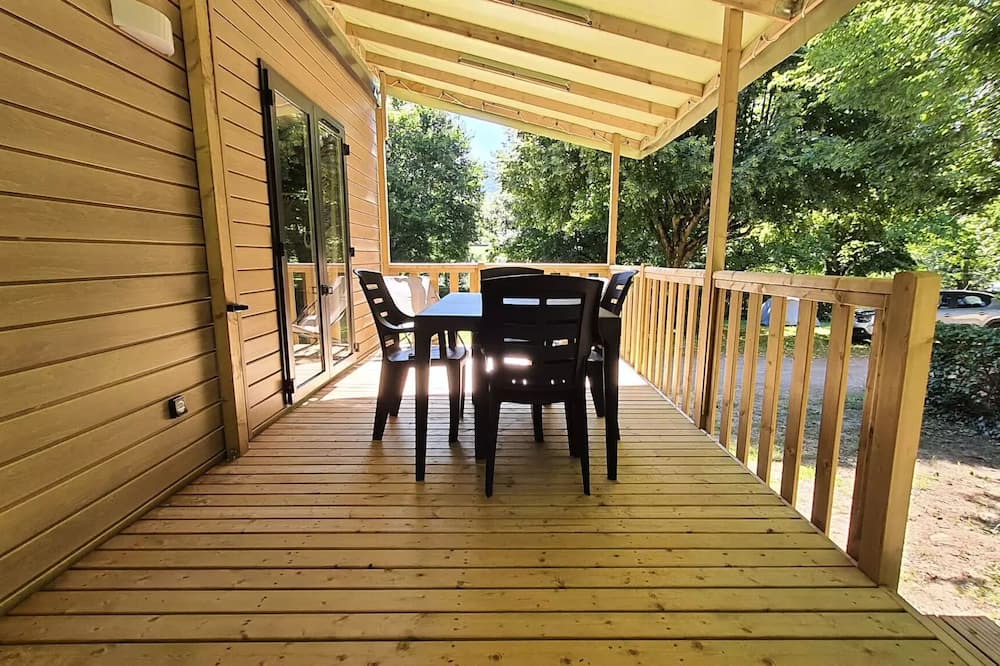 Saint-Point House | Flower Camping du Lac de Saint Point Lamartine - Saône et Loire - Southern Burgundy * - Premium mobile home 33m² - 2 bedrooms - covered terrace for 4 people