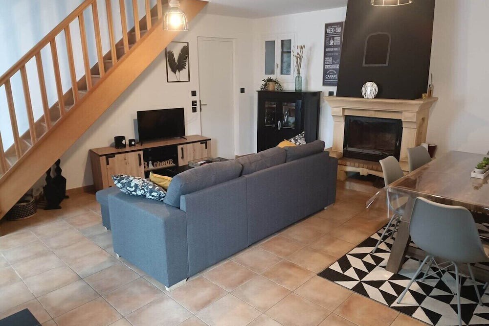 Saint-Georges-de-Reintembault House | Charmante maison de village
