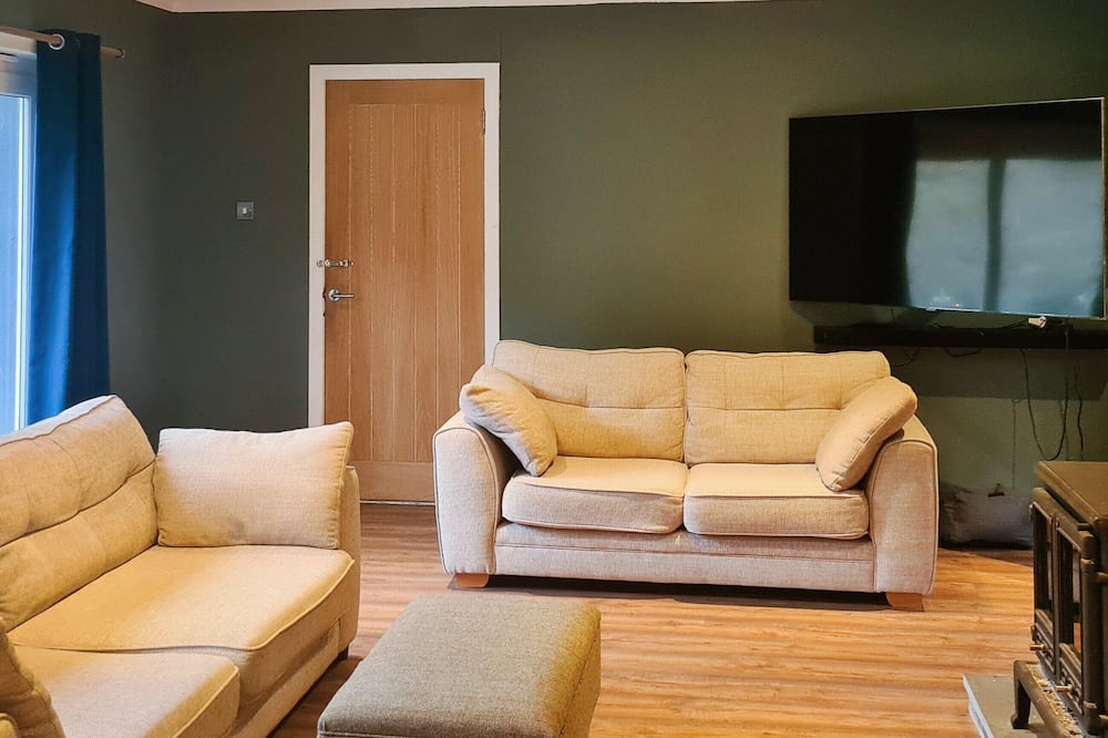 Cowal Peninsula Cottage | 4 bedroom accommodation in Loch Eck, near Dunoon