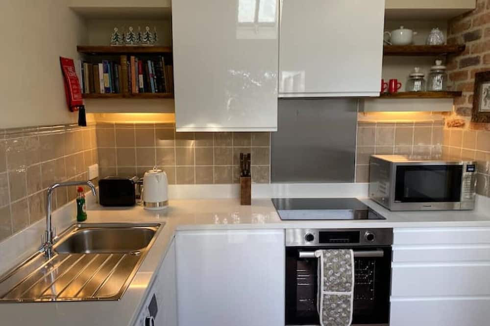 Saffron Walden Cabin | Enchanting 1 Bedroom Lodge with Private Garden