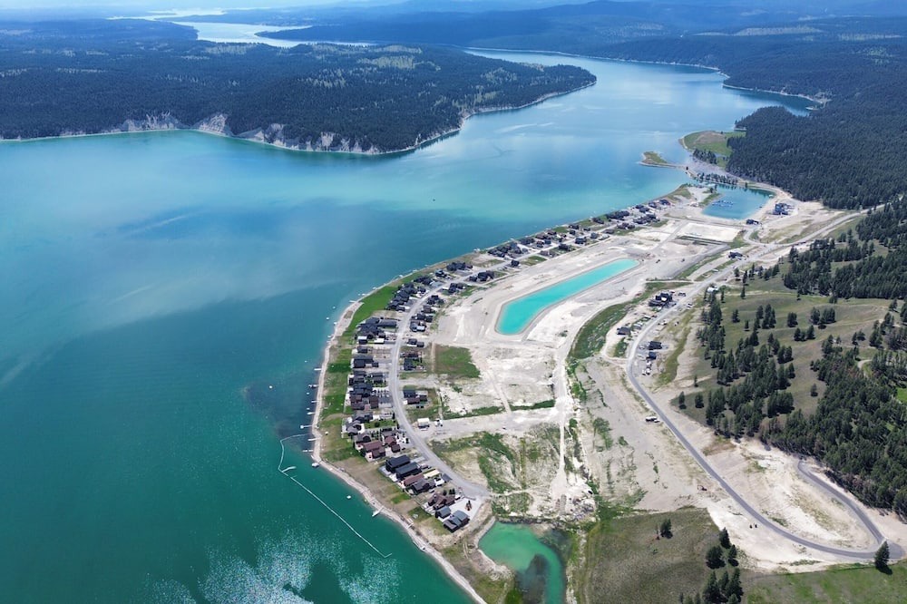 East Kootenay Cottage | Lake Front Koocanusa Oasis with Private Beach and Dock