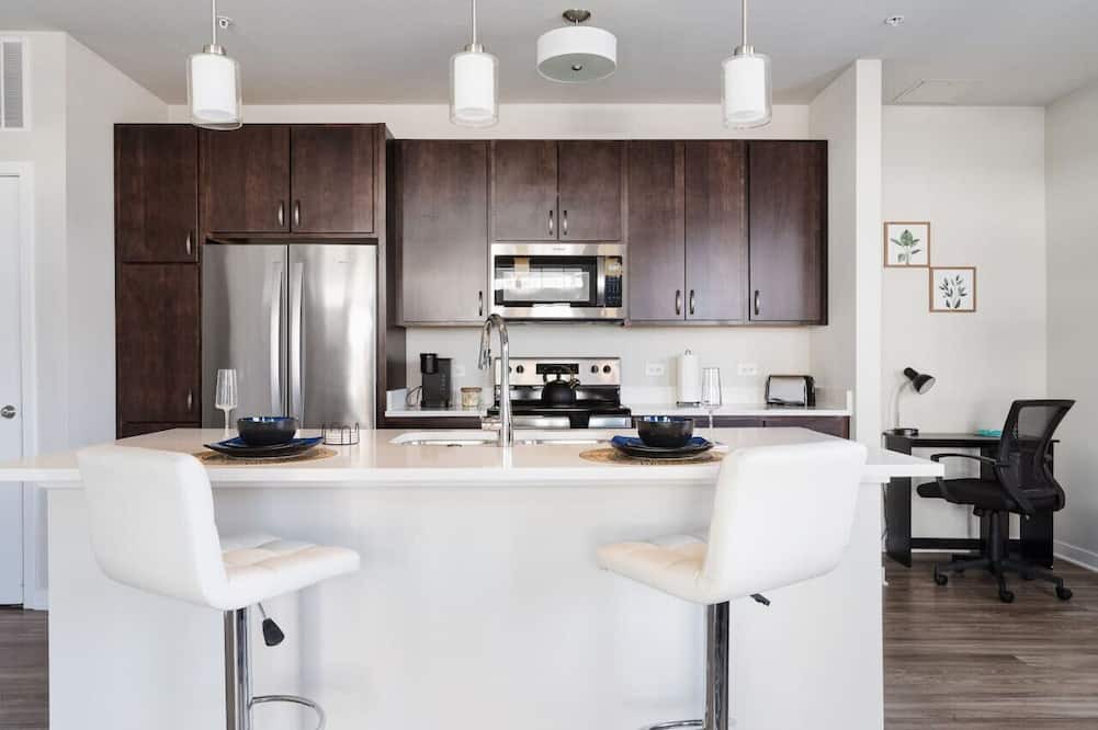 West Dundee Apartment | Corporate Housing by MGM