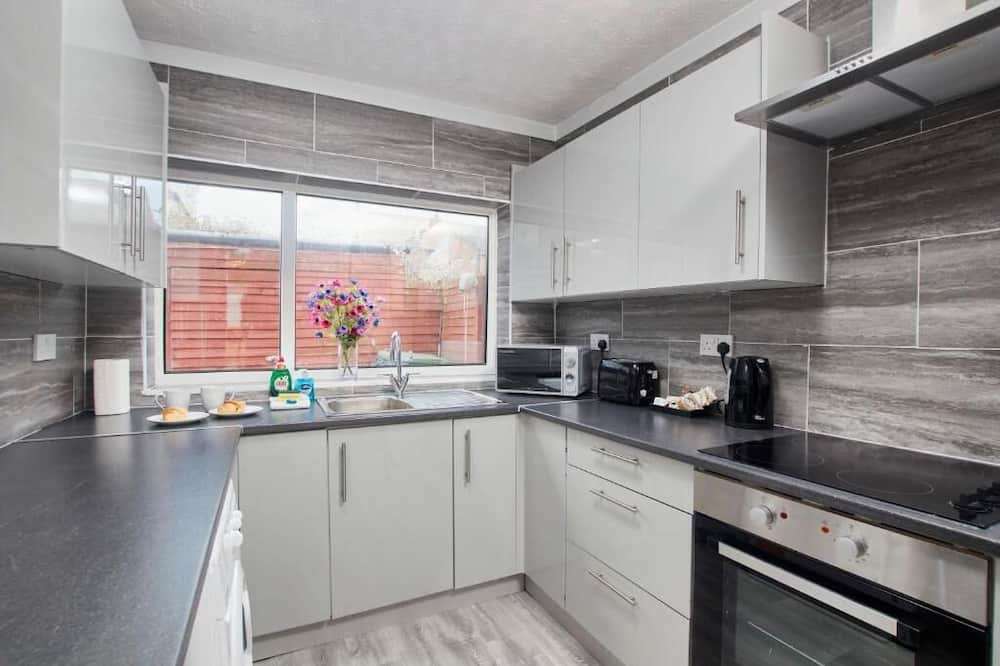 Goole House | 4 Bedroom Kingston House