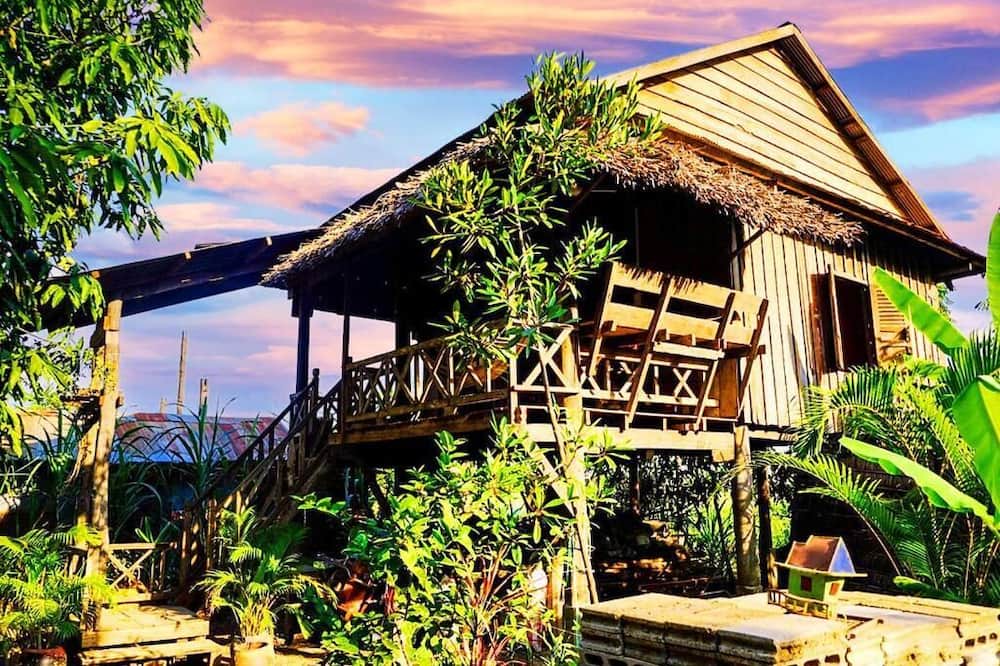 Banan Cabin | Family Batcave Homestay- Deluxe Double Room