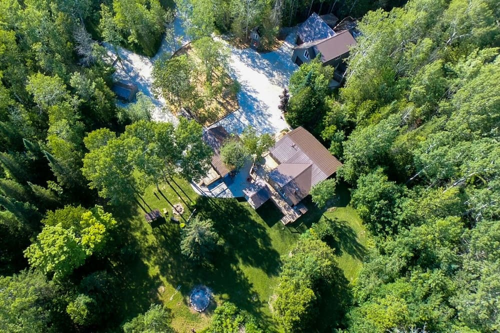Northern Bruce Peninsula Cabin | Starry Haven: Serene 3-BR Retreat with Hot Tub