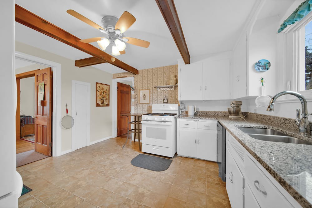 Lexington House | 2 cozy homes on Lake Huron!