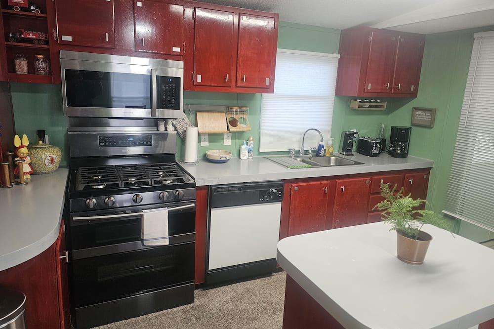 Bronson House | Lake Rayburn, gated home 1 mile from boat launch and the most popular Texas lake