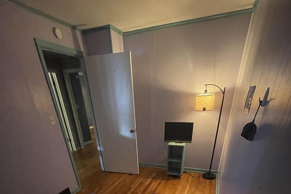 McGrann Apartment | Rust Belt Charm. Family Friendly. Ideal for rest.