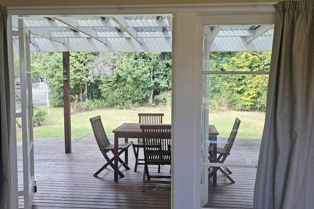 Holdens Bay House | Holden's Bay Hideaway MBT