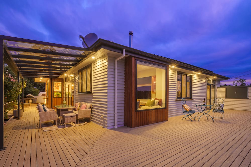 Mapua House | Beautifully renovated 3 bedroom 2 bathroom house in the vineyards of Mahana.