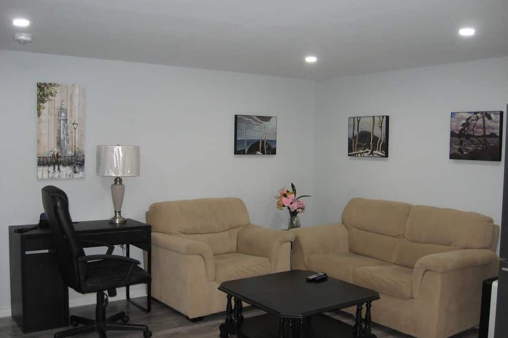 Guelph Apartment | Beautiful 2-bedroom Guest Home in Guelph