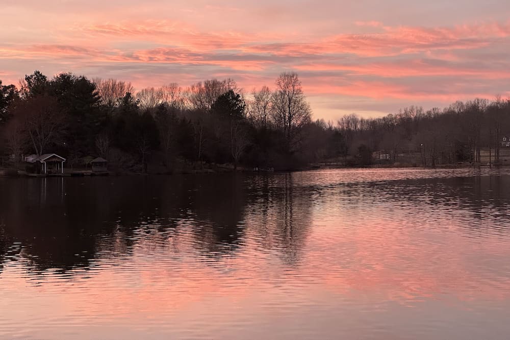 Cedar Grove Cottage | Cottage on the Lake