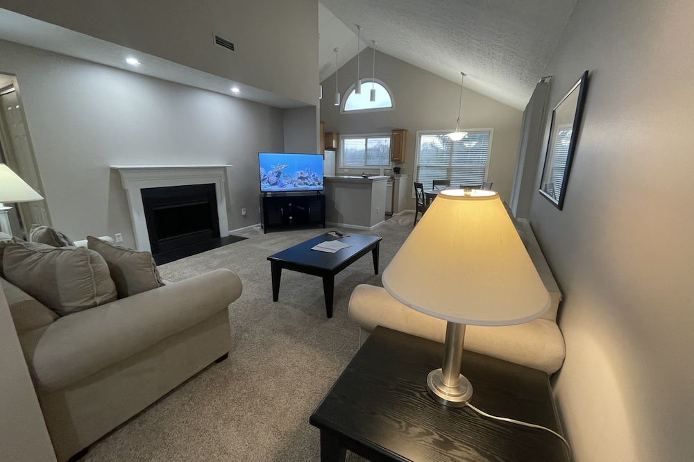 Dublin Apartment | H-U-G-E furnished apartment in Dublin!