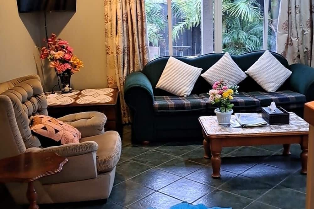 Te Rapa House | Sunny 4 bedrooms house with Free Wi-Fi