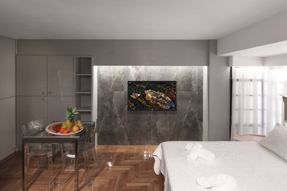 Athens City Centre Apartment | Hestia Sunflower - Chic Studio in Athens Center