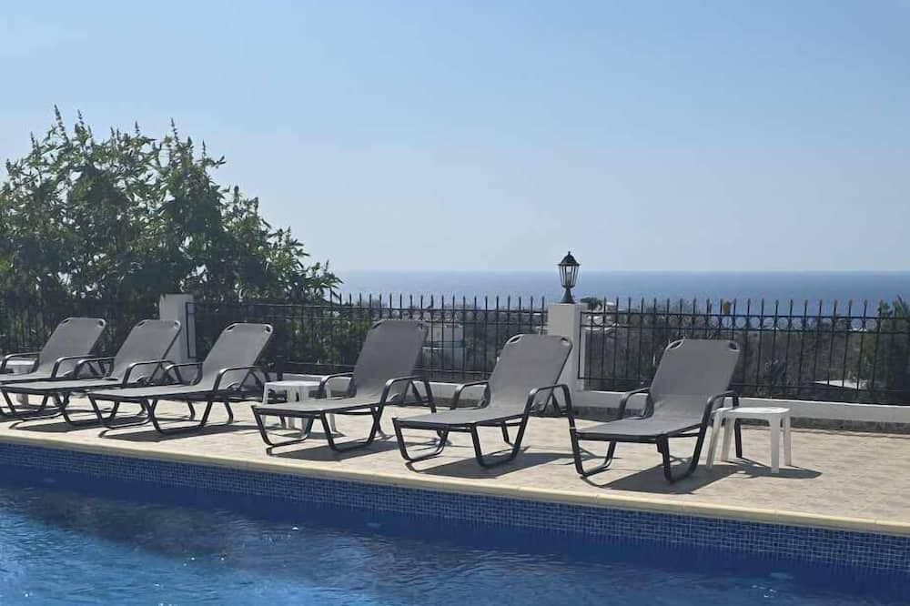 Kissonerga Apartment | Sea Sunset Hill