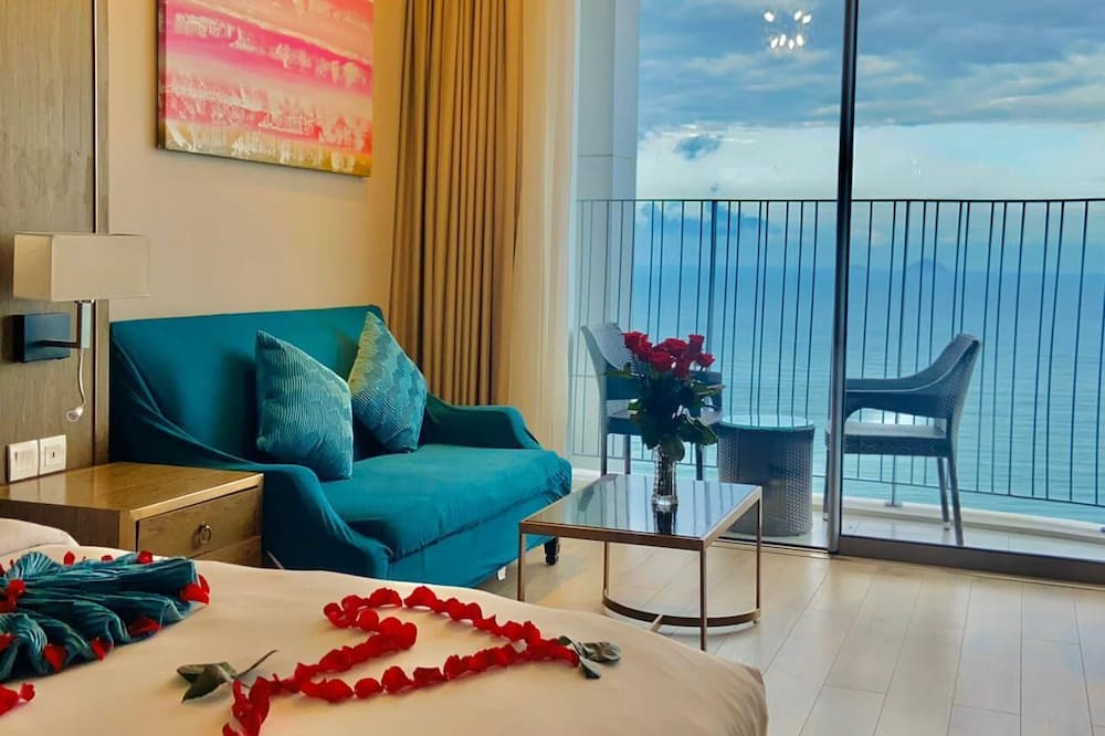 Tran Phu Beach House | 5 Star Living Ocean View
