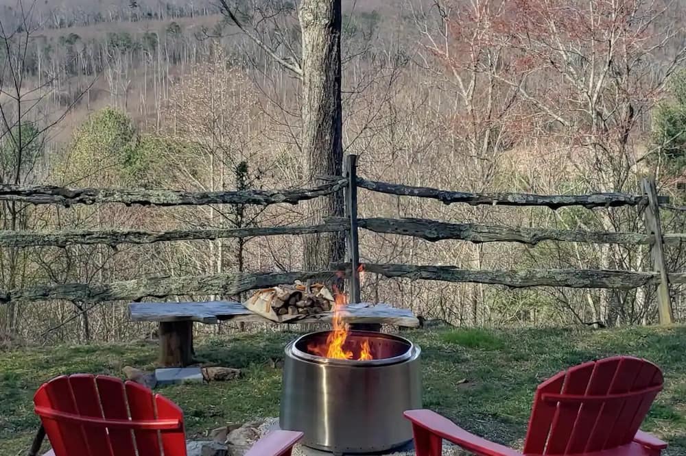 Peaks Cabin | Skywatch Private Cabin Retreat with EV Charger