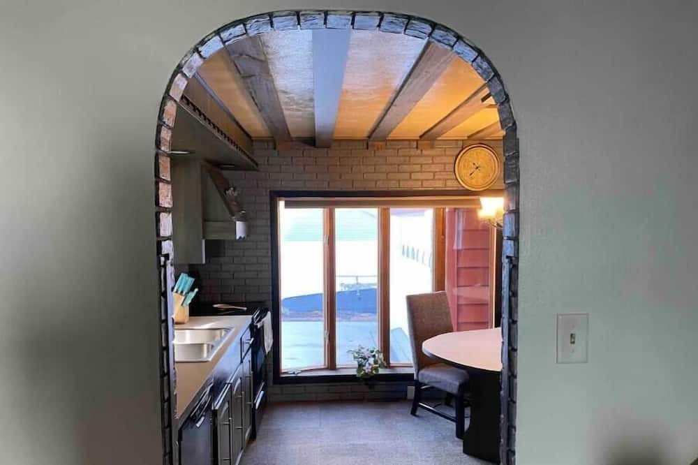 Johnstown House | Cozy duplex