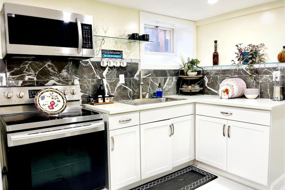 New Hartford Apartment | Charming Basement Apartment - Heart of New Hartford, NY
