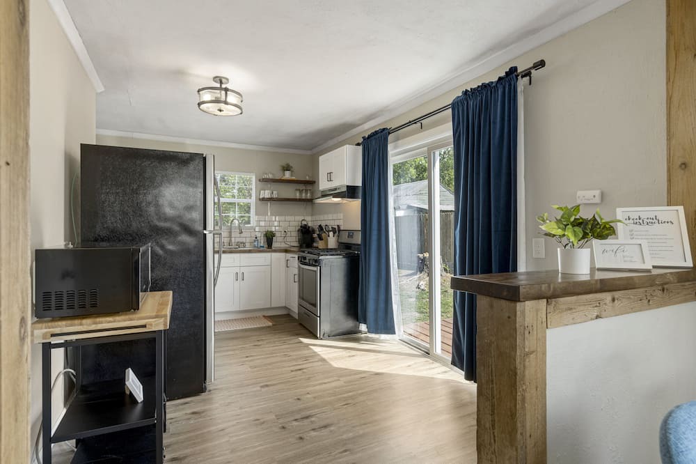 Tulsa House | Serene 2BR Retreat: Stylish, Safe & Family-Friendly Haven with Amenities Galore!