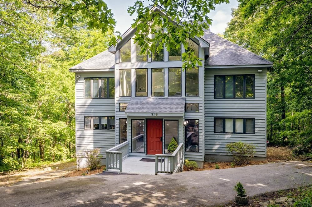 Nellysford House | Nancy's Edelweiss with Wintergreen Advantage