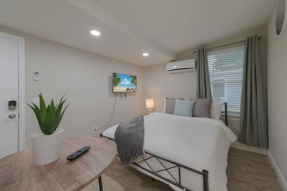 Azalea Park House | Comfy studio in Central Orlando