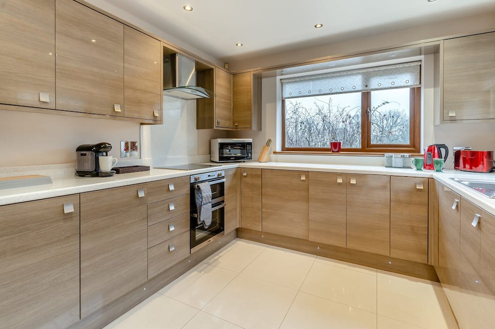 Neath Cottage | 3 bedroom accommodation in Neath