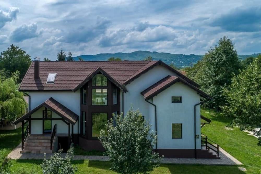 Comarnic Ski Chalet | Cozy Chalet/ Breathtaking View