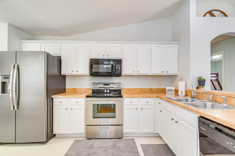 Dunnellon House | Dunnellon Home w/ Lanai - Close to Hikes!