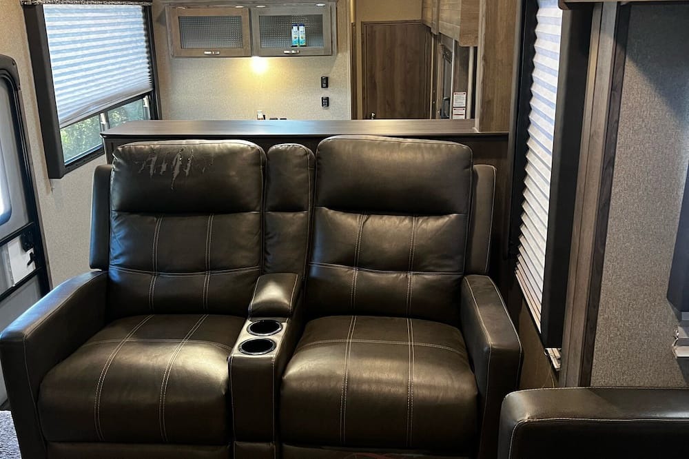 Bridge City House | 1 bedroom RV in Bridge City
