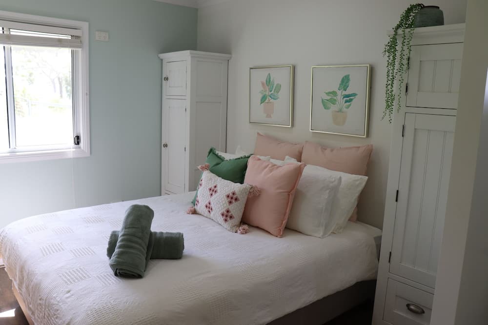 Cranley Cabin | Cosy Farm Stay. Minutes from Toowoomba Bypass