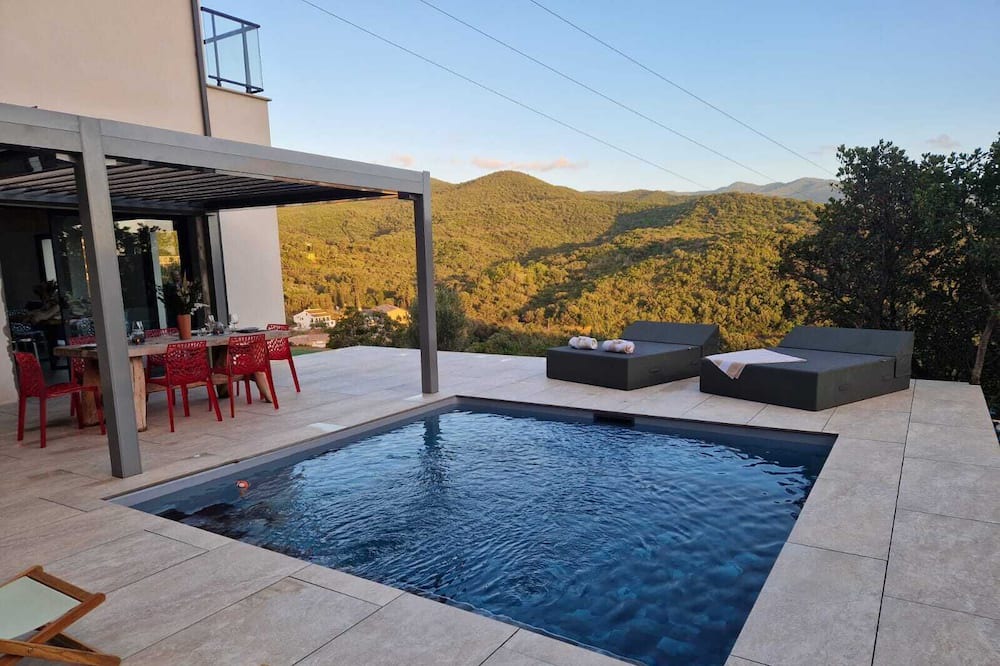 Molini House | Grande Villa Familiale, 8 Chambres, à 3 Minutes de la Plage et Commodités