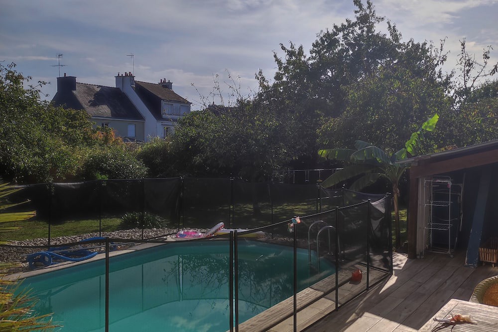 Lanester House | 1930s family home near the sea