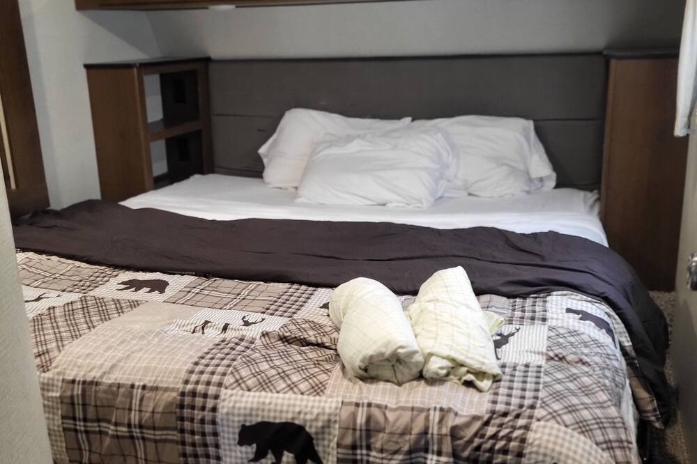 Harris House | Chill RV Camper