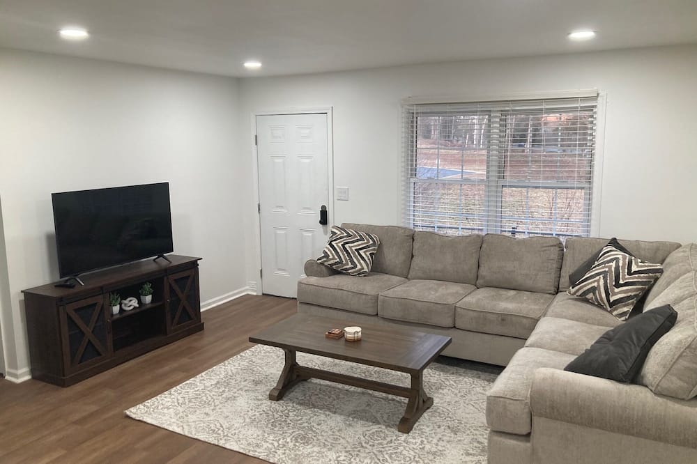 Rio House | Charming Home in Charlottesville! 3 Bed, 2 Full Bath, Private and Spacious!