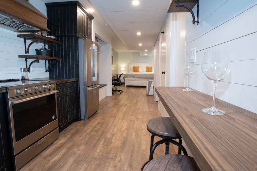 Tappen Apartment | Cozy lower level suite with King bed, just outside of Salmon Arm!
