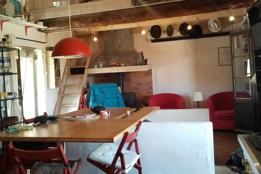 Treilles House | Homerez - Nice house 13 km away from the beach for 4 ppl. at Treilles