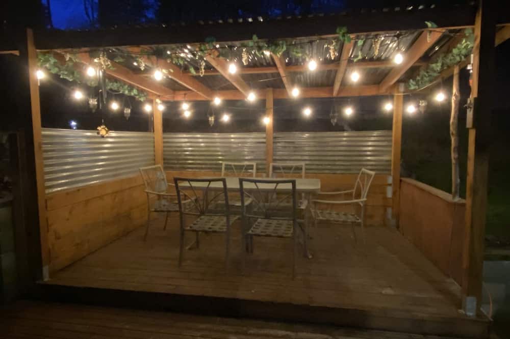 Lacey House | Cozy 3-bedroom house in enchanting Olympia with WiFi, fitness room