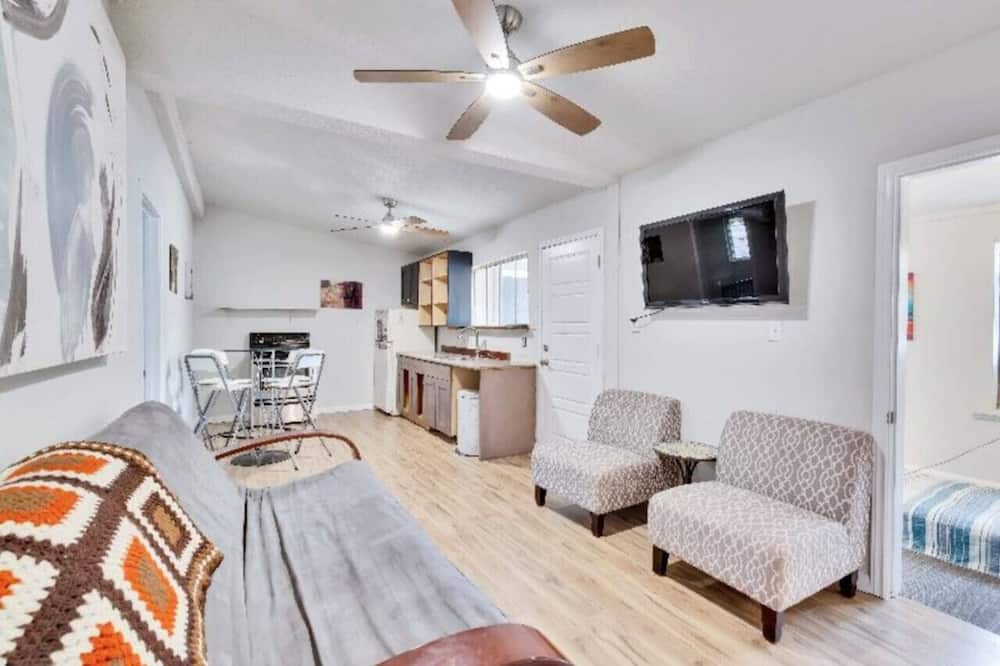 Manchaca House | 183) Perfect 2 bedroom!
