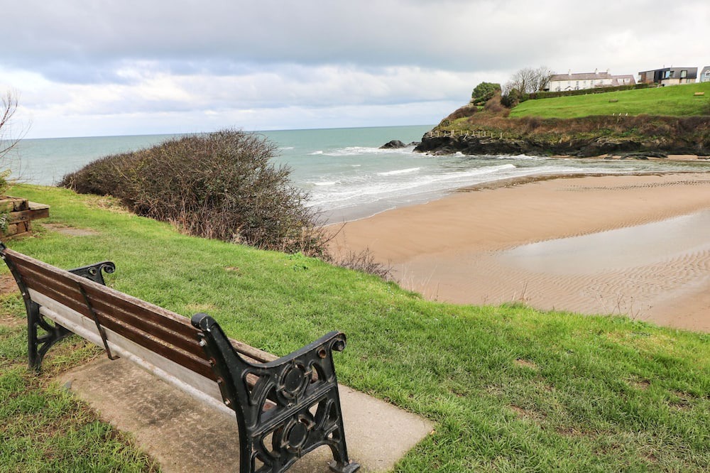 Aberporth House | GAZETTE, pet friendly, luxury holiday cottage in Aberporth