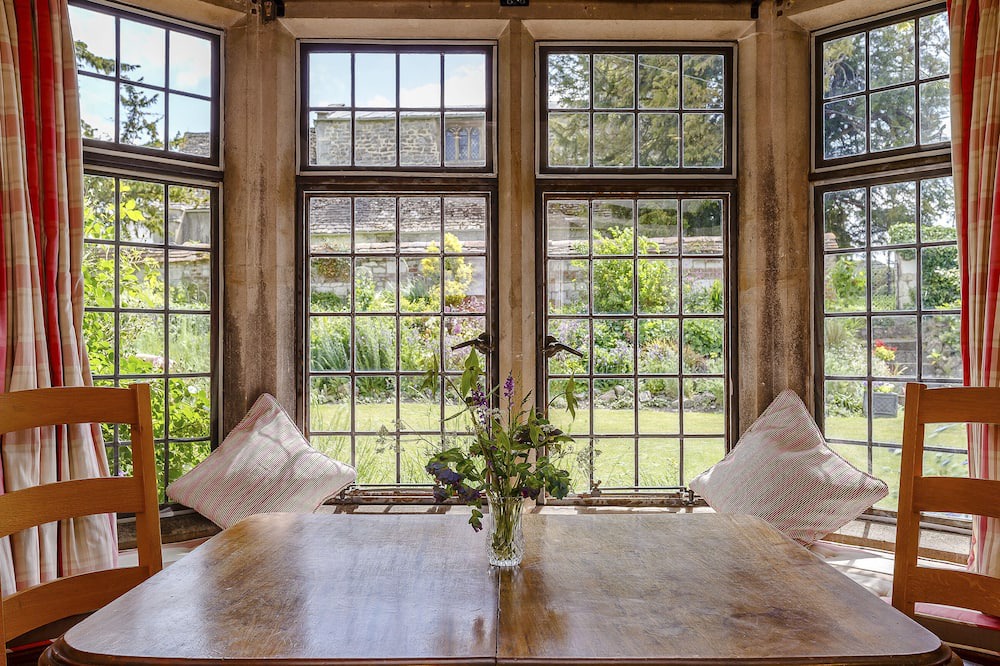 Swindon House | Pet friendly, comfortable Grade 2 listed manor complete with Aga, fires etc.