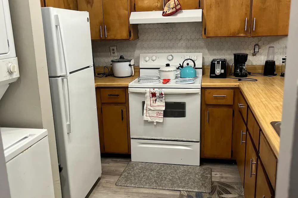 Griffin Heights Apartment | Exciting 2 B/1 b near FSU /FAMU.