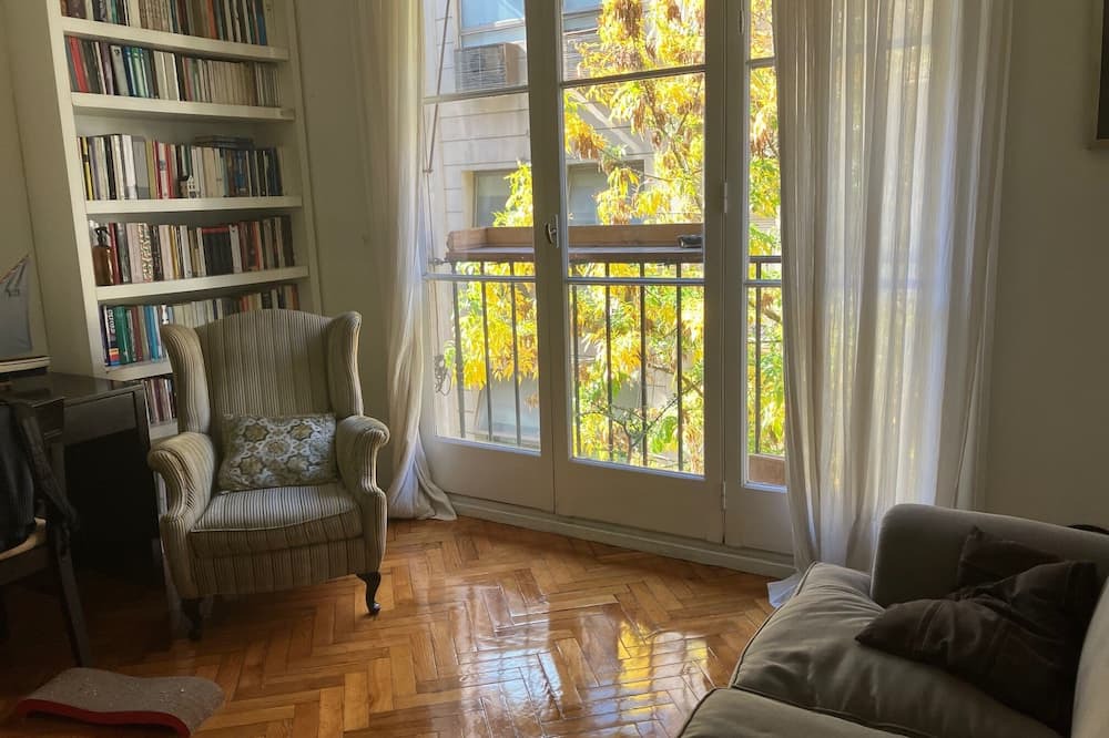 Pineyro Apartment | Cómodo Apartamento 4 Ambientes, Ubicado Cerca del Centro, Ideal Para Bibliófilos