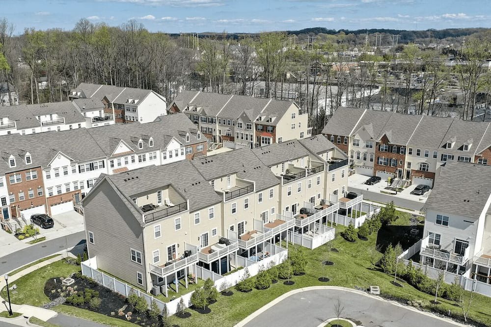 Gambrills House | Charming 3-bedroom 3.5 bath townhome in delightful Gambrills