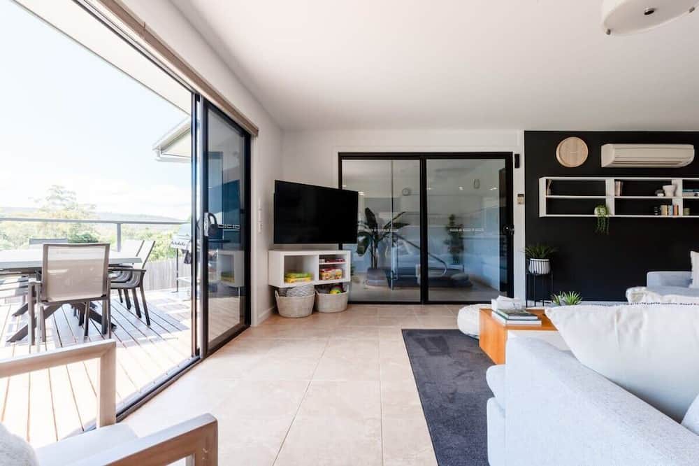 Hadspen Apartment | Hadspen Riverview Retreat: Waratah House