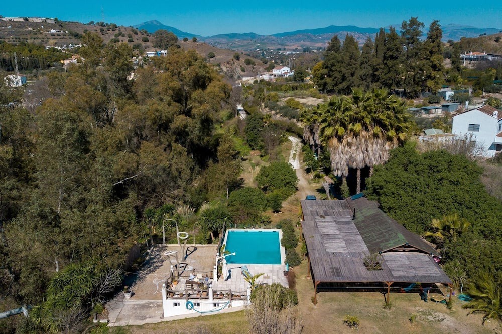 Unterrath House | Beautiful space in the nature and just 5 min from the historical center of coin.
